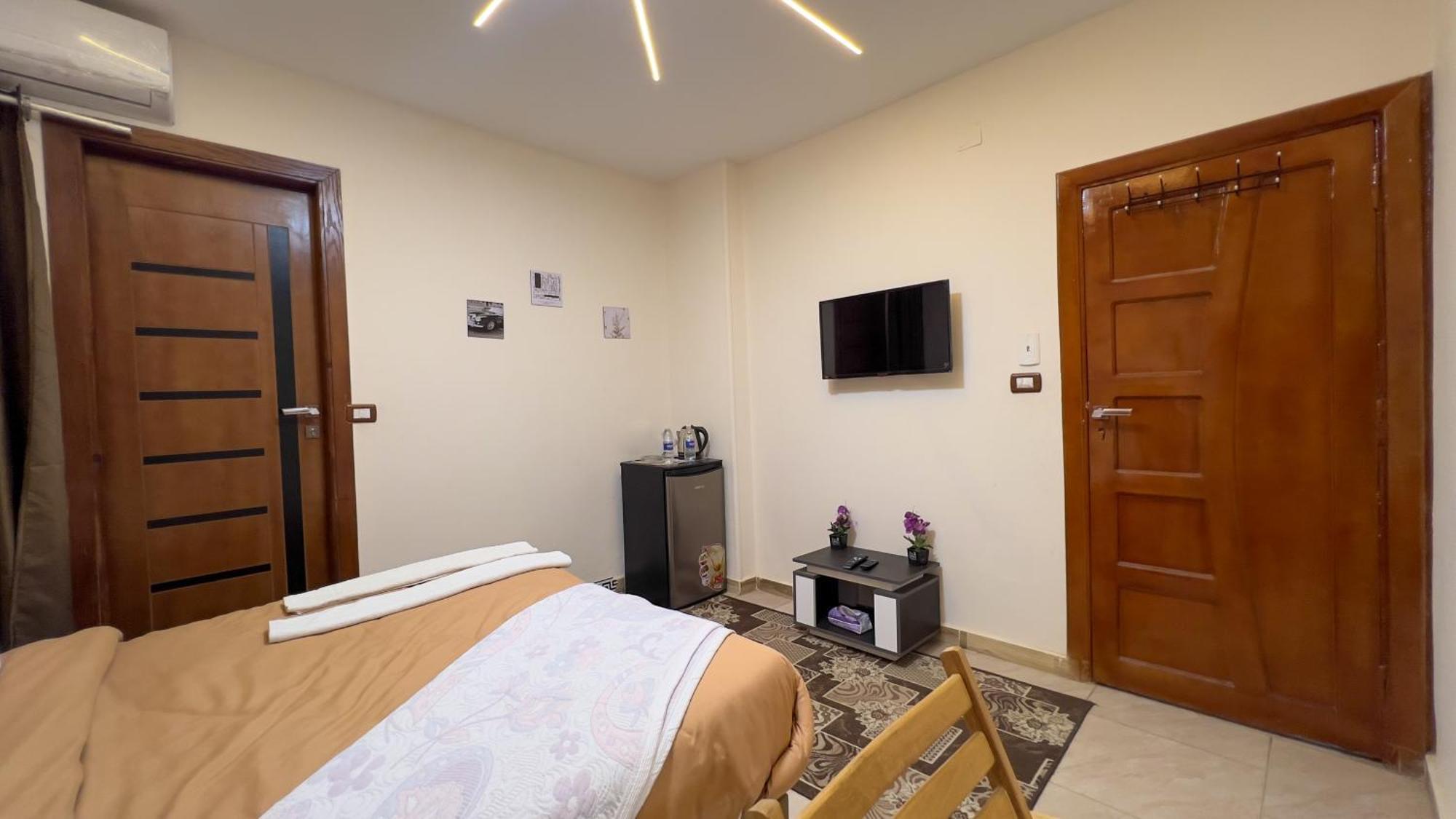 Panorama Pyramids& Jacuzzi Le Caire
