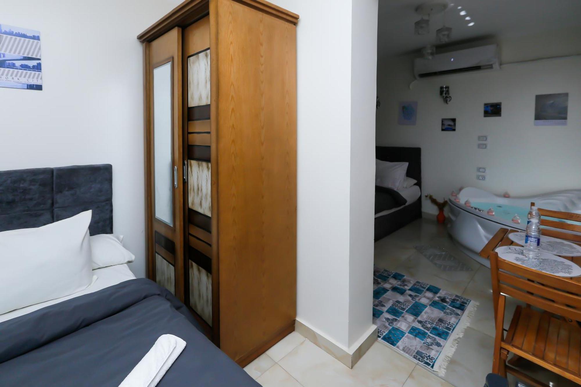 Panorama Pyramids& Jacuzzi * Le Caire