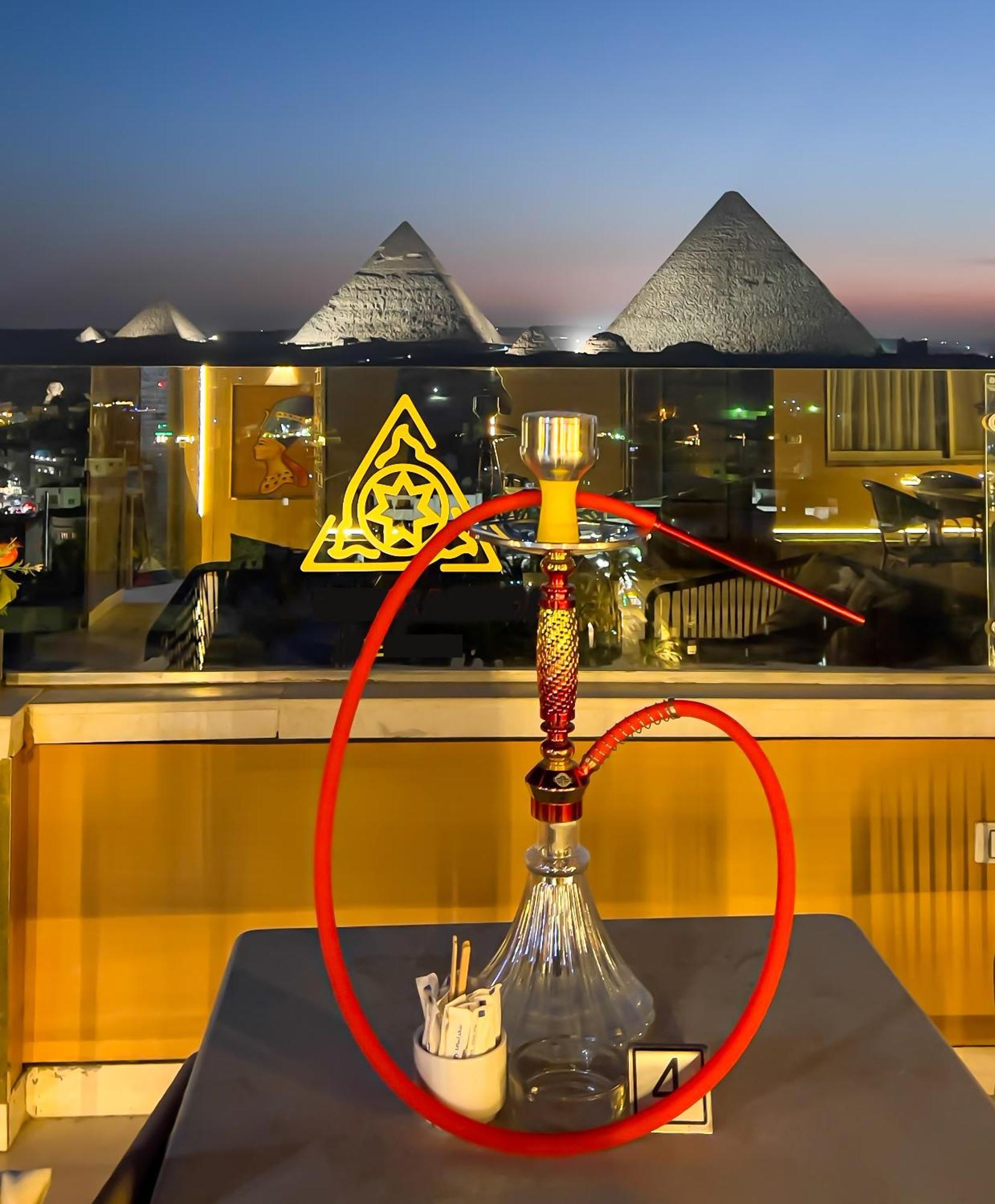 Panorama Pyramids& Jacuzzi
